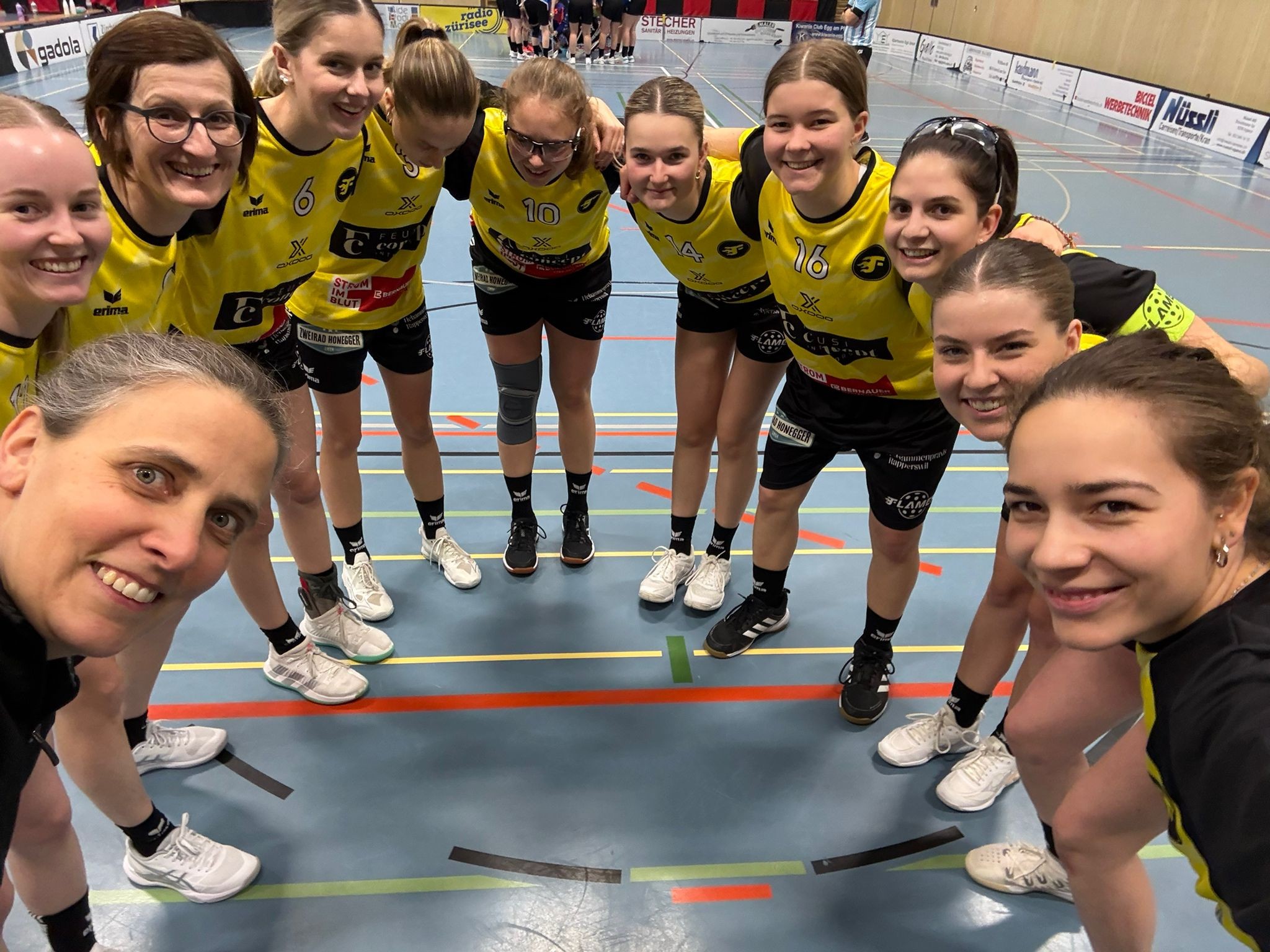 Damen 1 Eggstrastark –  holen Doppelsieg